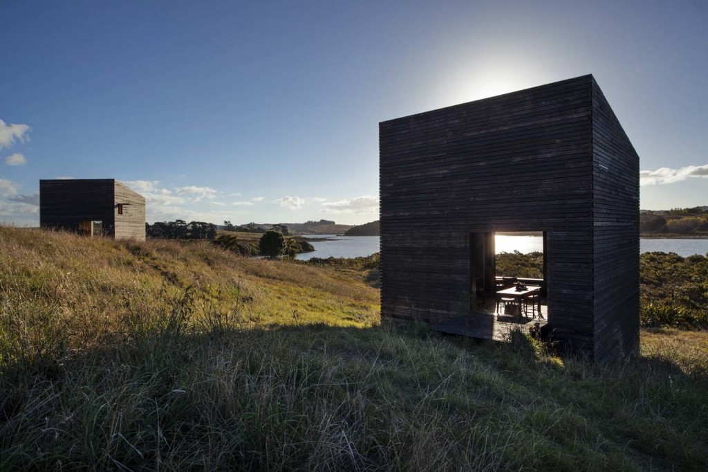 Eyrie, twin cabins on the Kaipara Harbour by Cheshire Architects. Photograph by Darryl Ward.