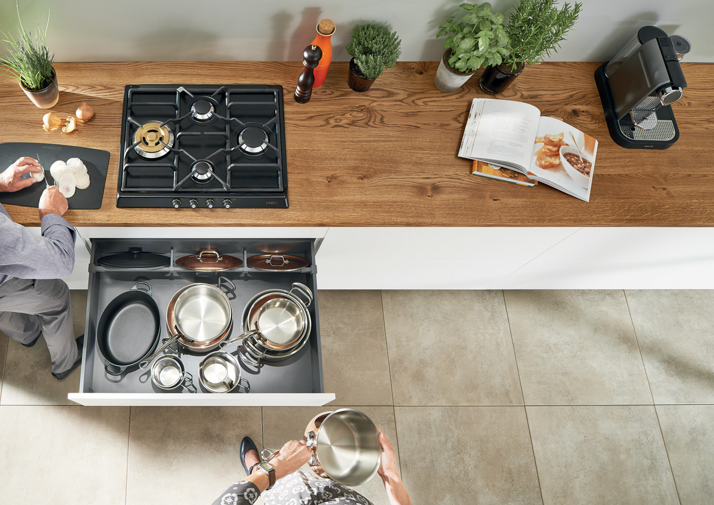 A kitchen featuring Blum's innovative hardware and organising systems.