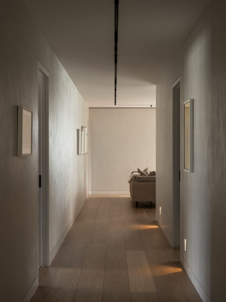 DST-HDB-RIVERTCE-0824-5913